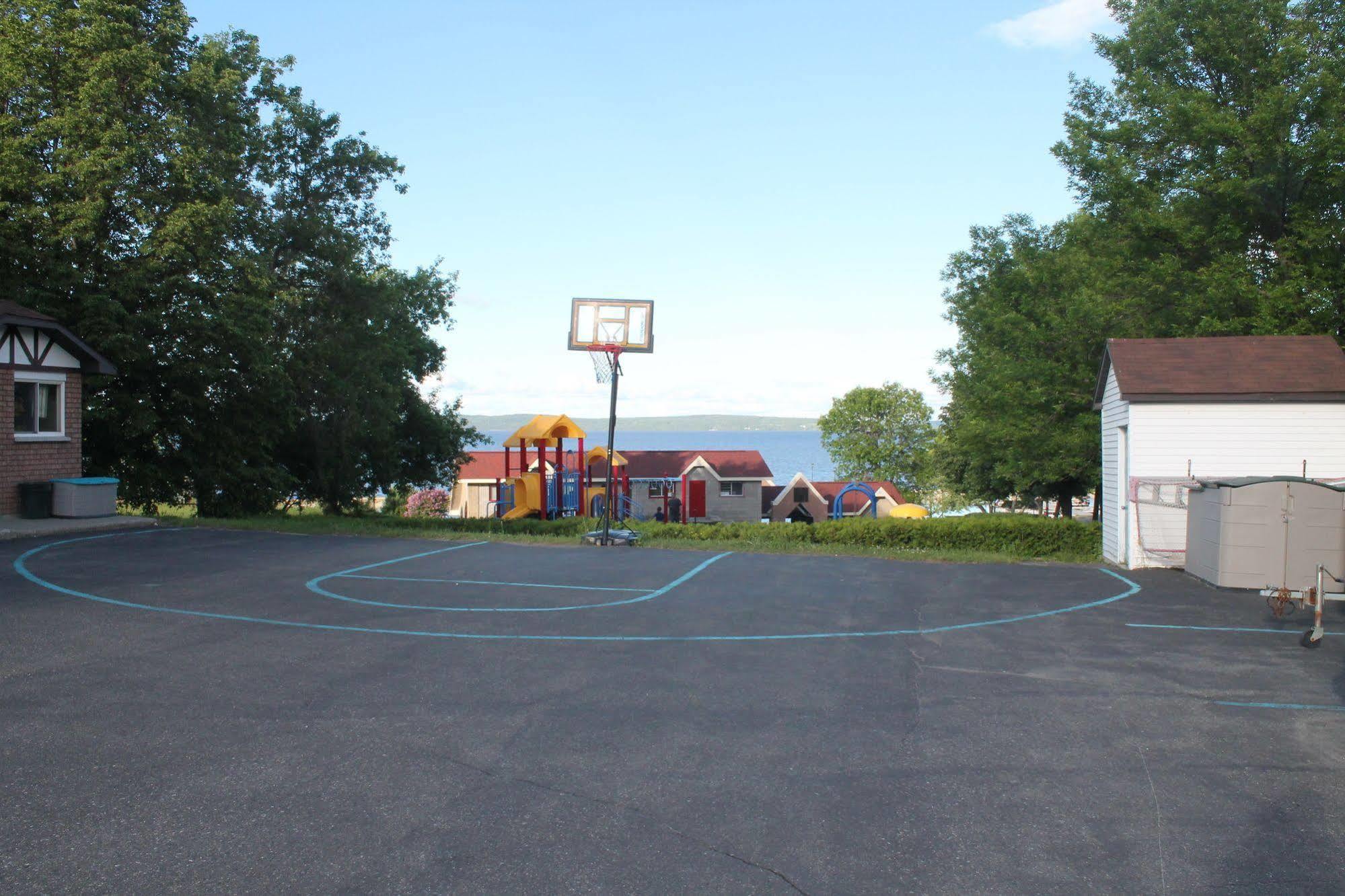 Leisure Inn Haileybury Exterior photo